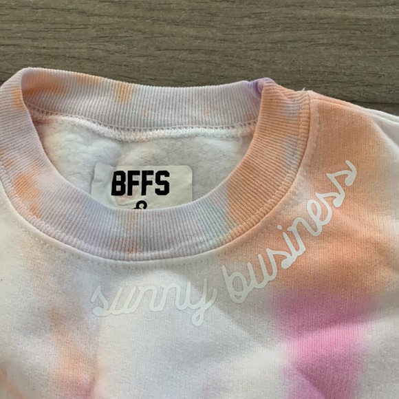 BFFs & babes tie-dye crewneck pull over sweatshirt - Picture 2 of 4